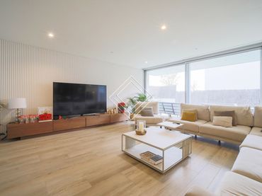 Semi-detached house with pool for sale in Urbanización La Moraleja