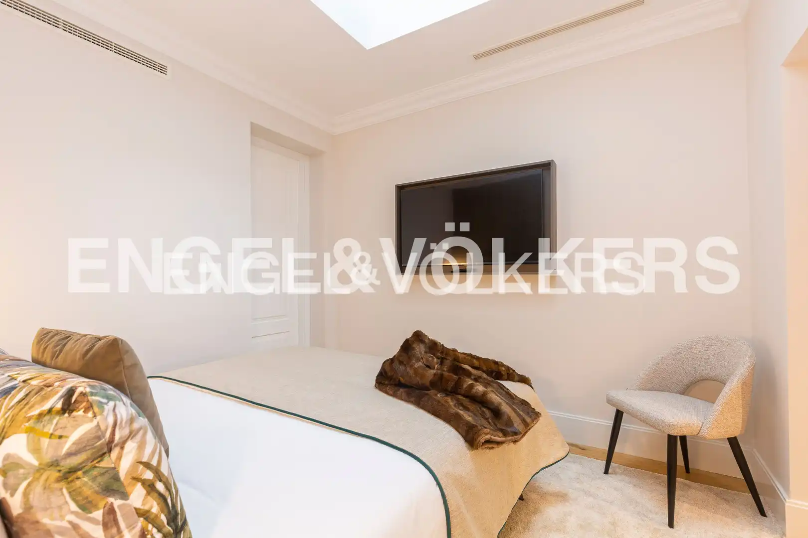 Dormitori de Àtic en venda en Madrid amb Aire condicionat, Calefacció i Parquet