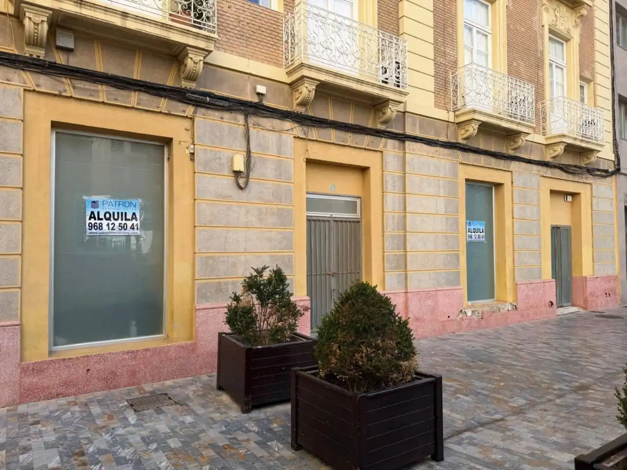 Außenansicht von Fabrikhallen zur Miete in Cartagena