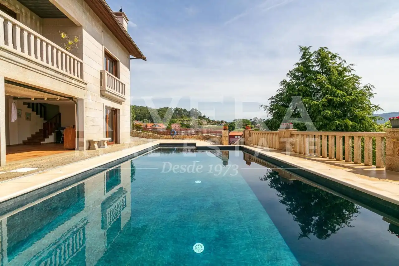 Piscina de Casa o chalet en venta en O Rosal   con Calefacción, Jardín privado y Terraza