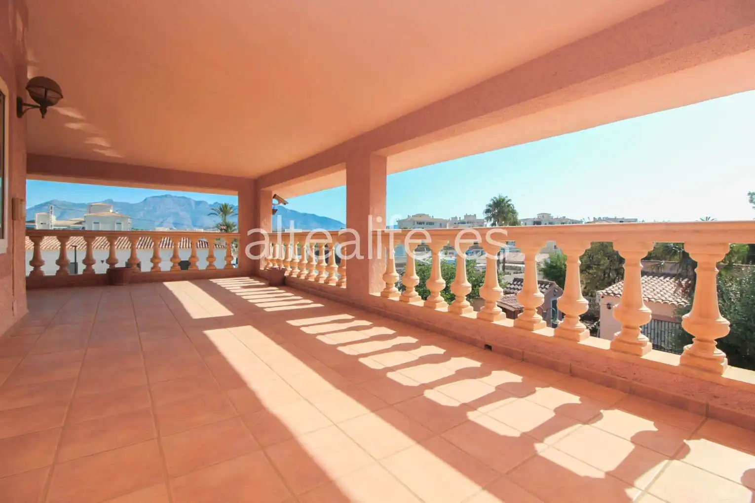 Vista exterior de Casa o chalet en venta en L'Alfàs del Pi con Aire acondicionado, Calefacción y Jardín privado