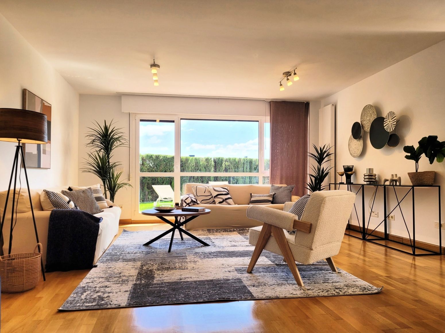 Sala d'estar de Casa adosada en venda en Iza / Itza amb Calefacció, Jardí privat i Parquet