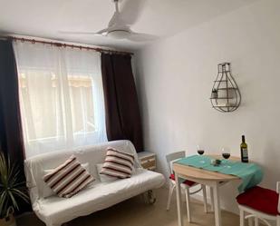 Dormitori de Apartament per a compartir en Cubelles amb Aire condicionat, Calefacció i Terrassa