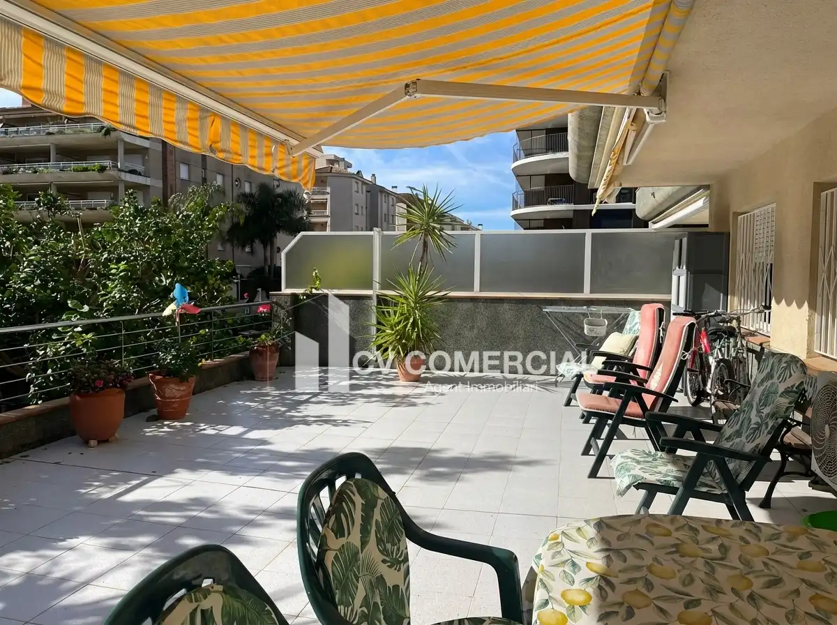 Baixos amb piscina en venda a Carrer Carles Barral, imagen 8