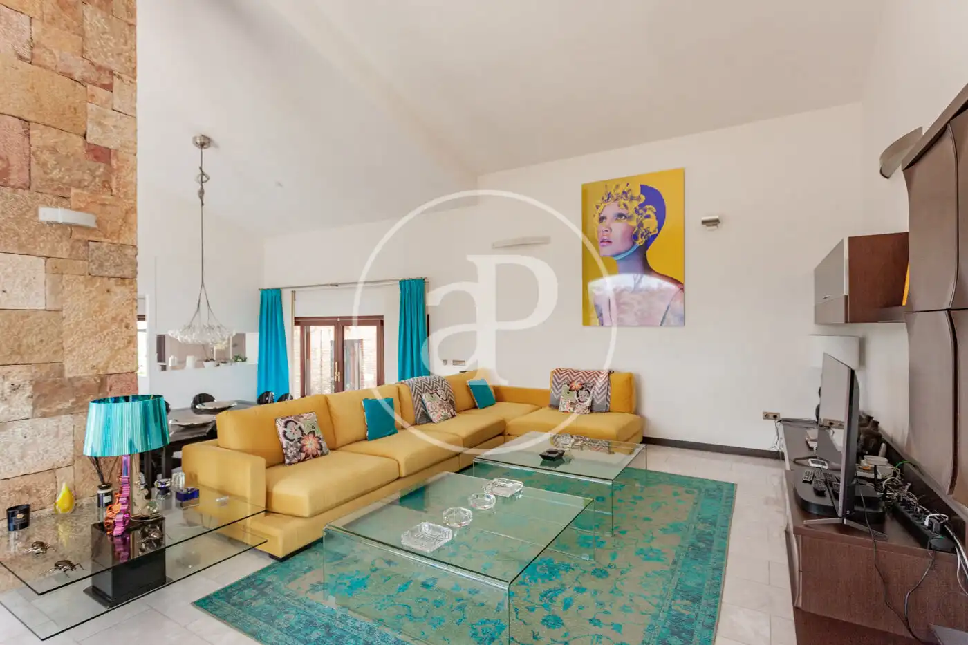 Sala d'estar de Casa o xalet en venda en Ciudalcampo amb Aire condicionat, Calefacció i Jardí privat