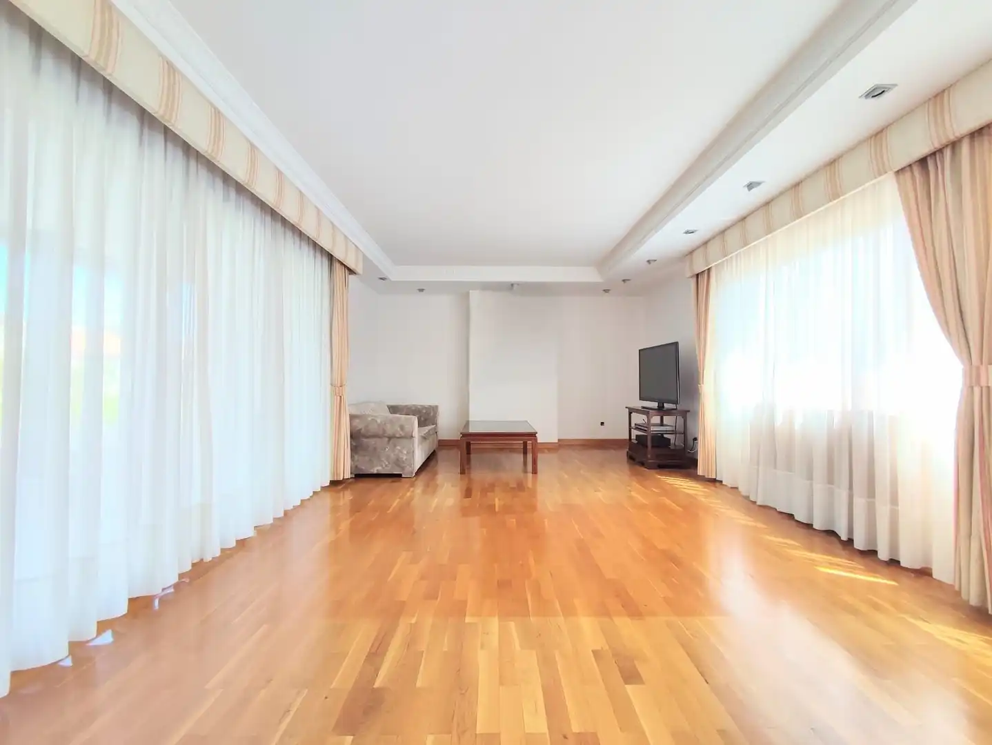 Sala d'estar de Casa o xalet en venda en Cizur amb Calefacció, Jardí privat i Terrassa