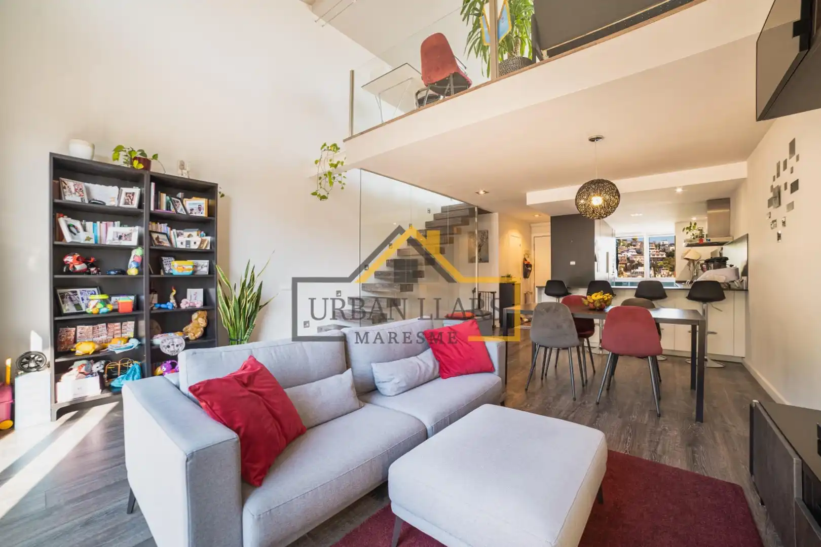 Sala d'estar de Dúplex en venda en Caldes d'Estrac amb Aire condicionat, Calefacció i Parquet