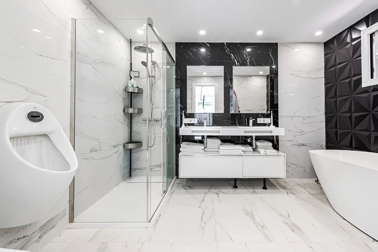 Bathroom of Houses for sale in Marbella  with Air Conditioner, Private garden and Terrace