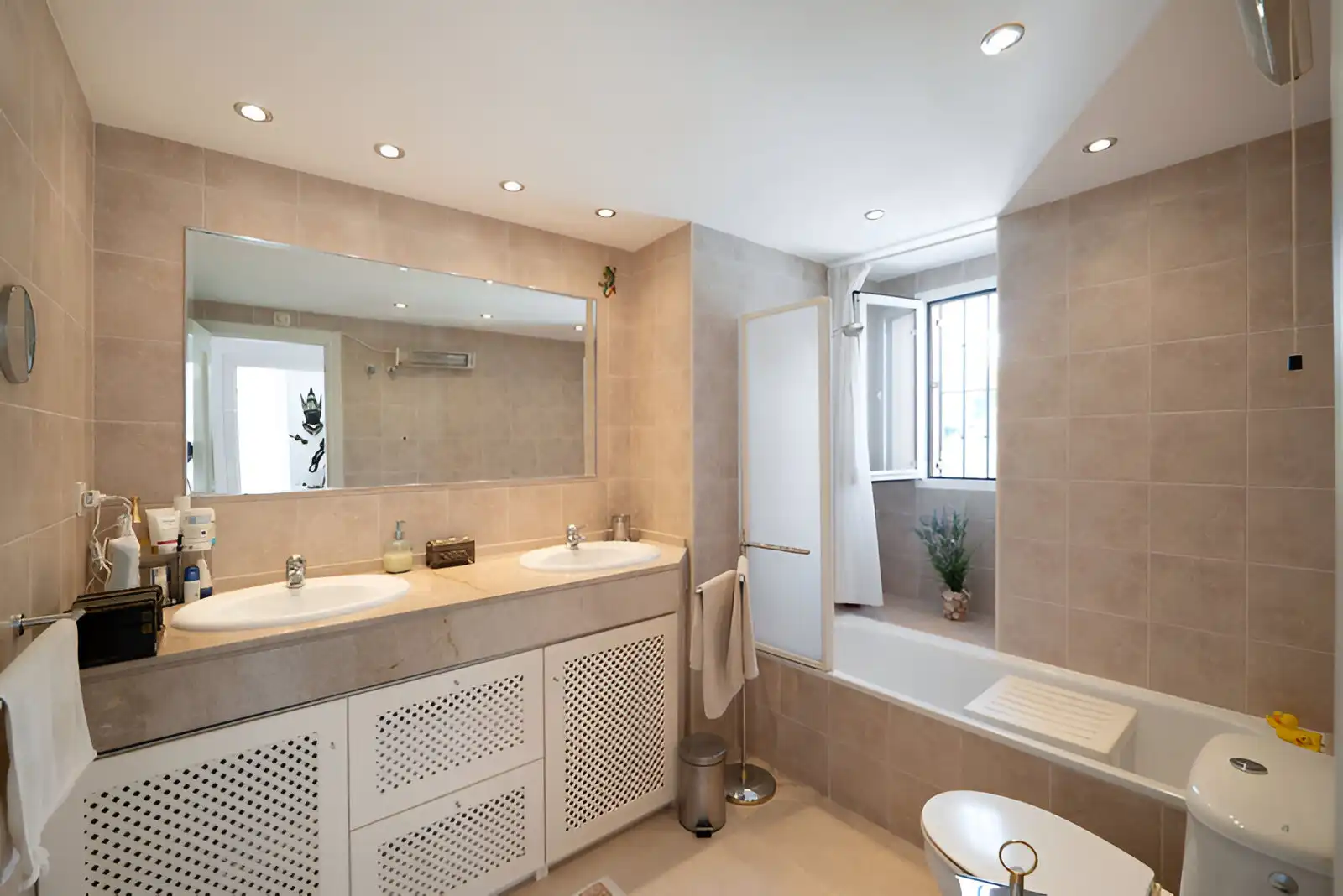 Bathroom of Detached homes for sale in Casares  with Air Conditioner, Heating and Terrace