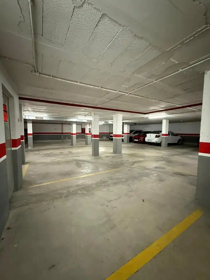 Parkplatz zur Miete in Carrer de Maials, imagen 3