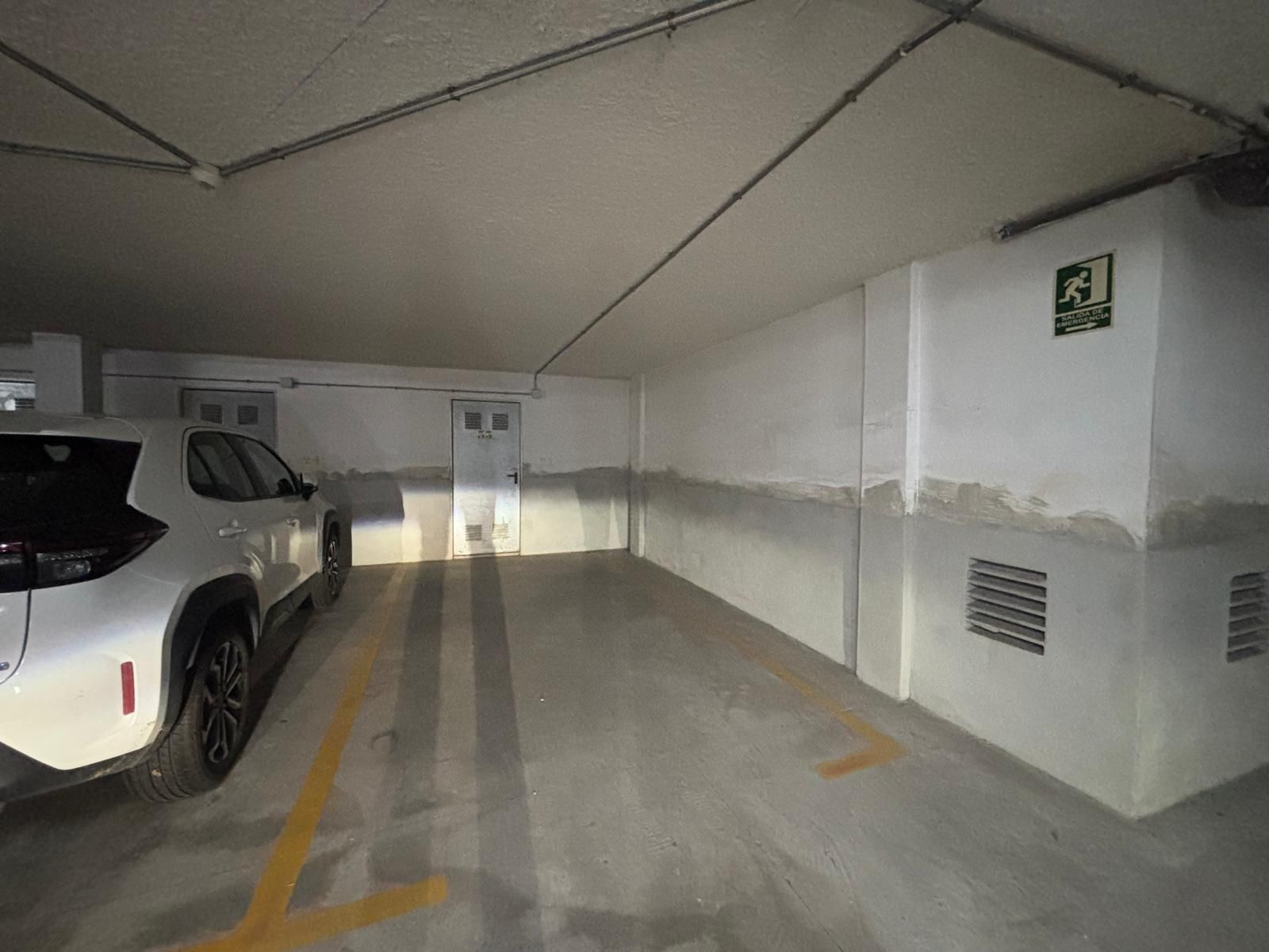 Aparcament de Apartament en venda en Dénia amb Jardí privat, Terrassa i Traster