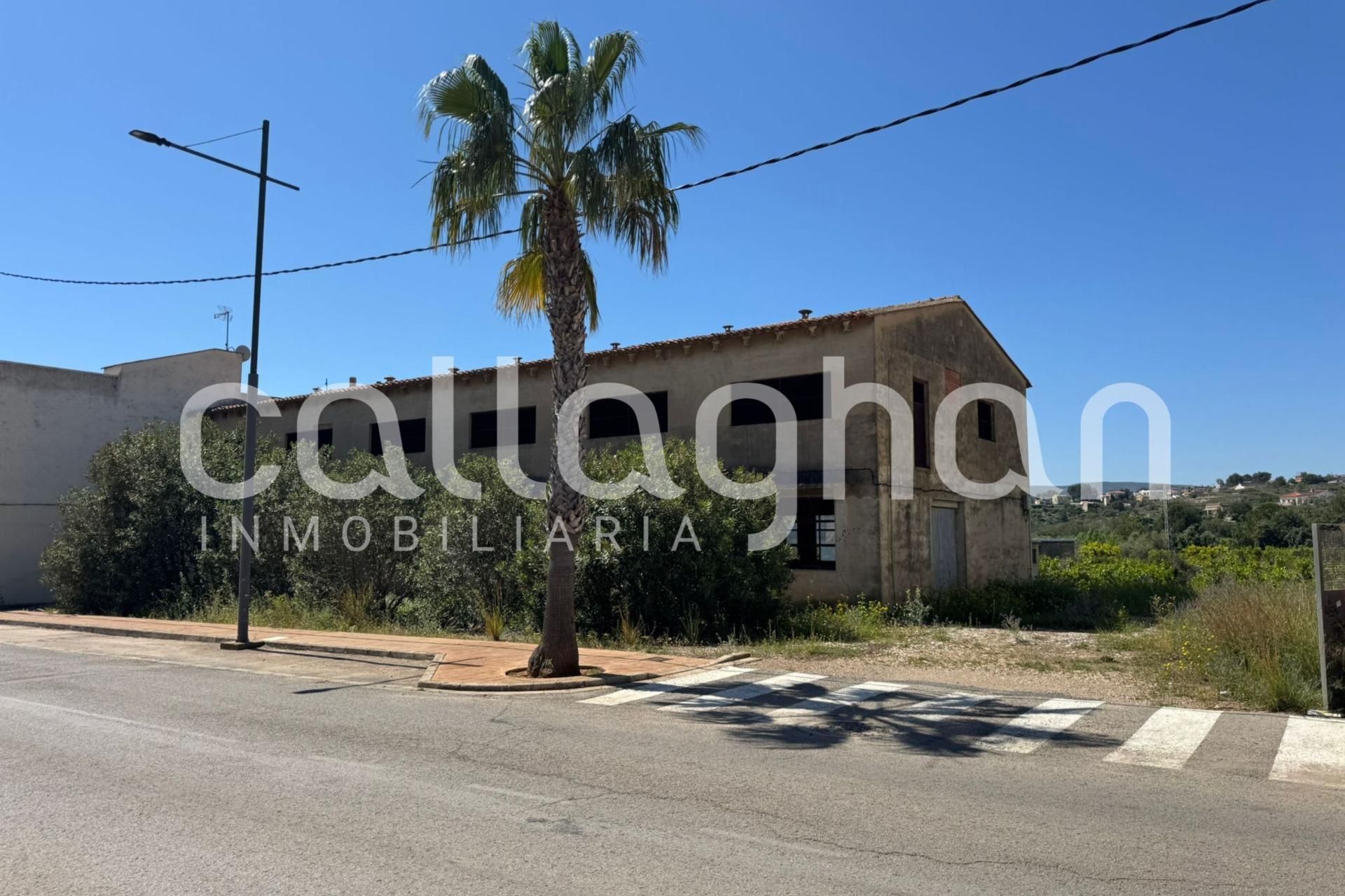 Industrial buildings for sale in Calle VISTA ALEGRE, Llombai