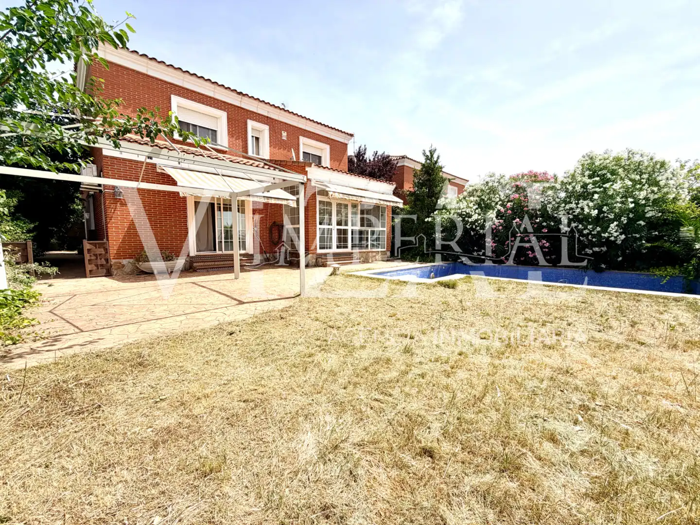 Jardí de Casa o xalet en venda en Barcience amb Aire condicionat, Calefacció i Jardí privat