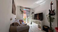 Living room of Flat for sale in  Barcelona Capital  with Oven and Balcony