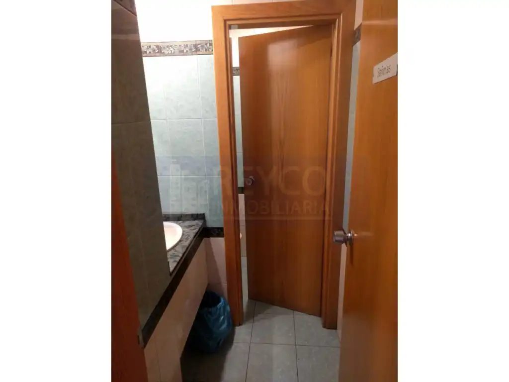 Badezimmer von Geschaftsraum zur Miete in Baños de Río Tobía
