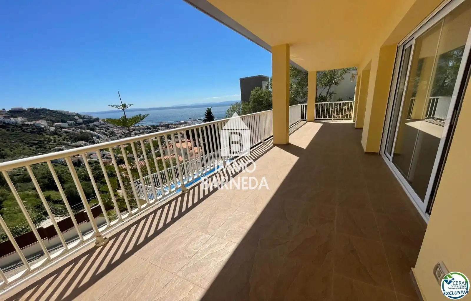 Vista exterior de Casa o xalet en venda en Roses amb Calefacció, Jardí privat i Terrassa