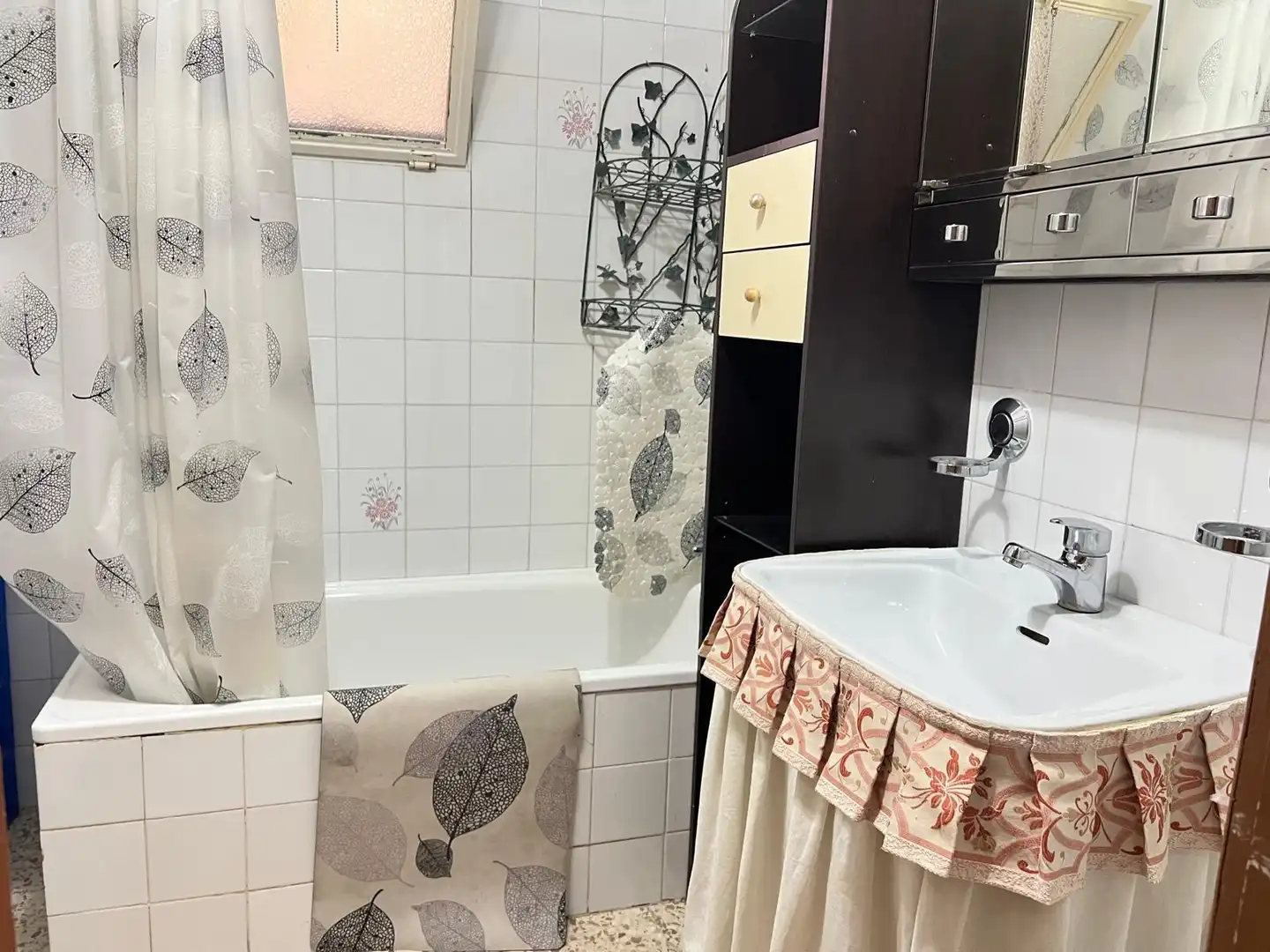 Baño de Piso en venta en Antequera con Aire acondicionado, Calefacción y Amueblado
