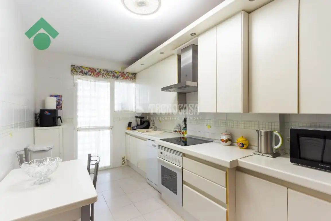 Kitchen of Flat for sale in Vélez-Málaga  with Community pool