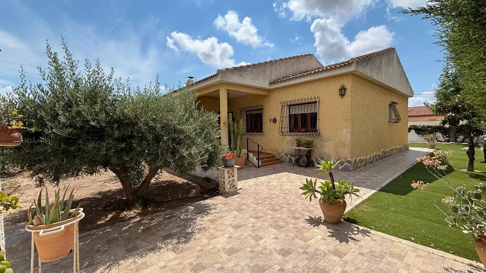 Vista exterior de Casa o xalet en venda en Cartagena amb Jardí privat