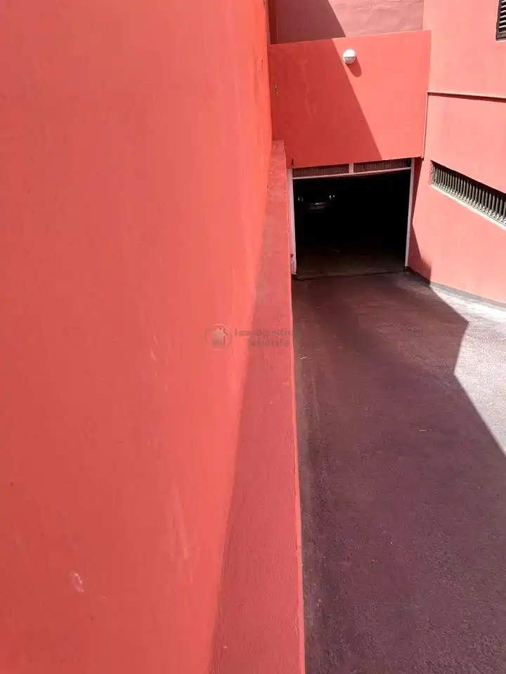 Vista exterior de Garaje en venta en Arona