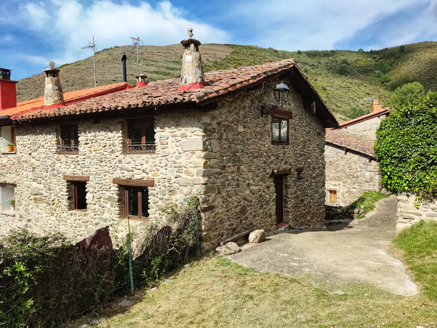Vista exterior de Casa o xalet en venda en Ezcaray amb Calefacció, Jardí privat i Moblat