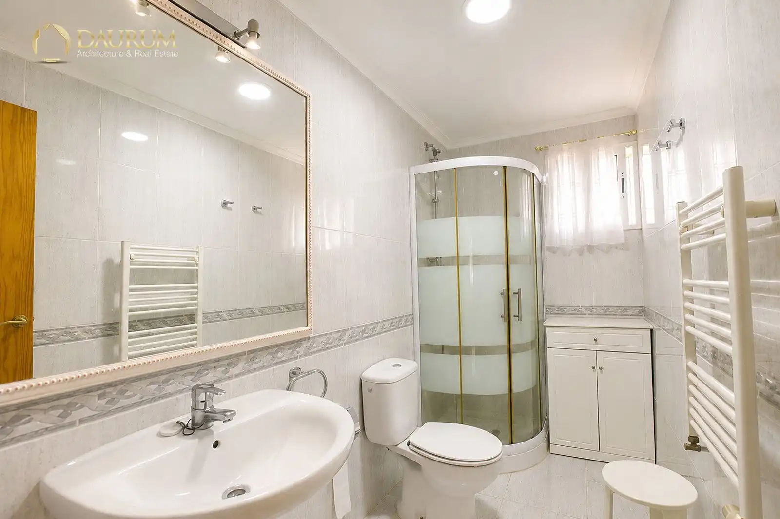 Bany de Casa o xalet en venda en Alicante / Alacant amb Aire condicionat, Calefacció i Terrassa