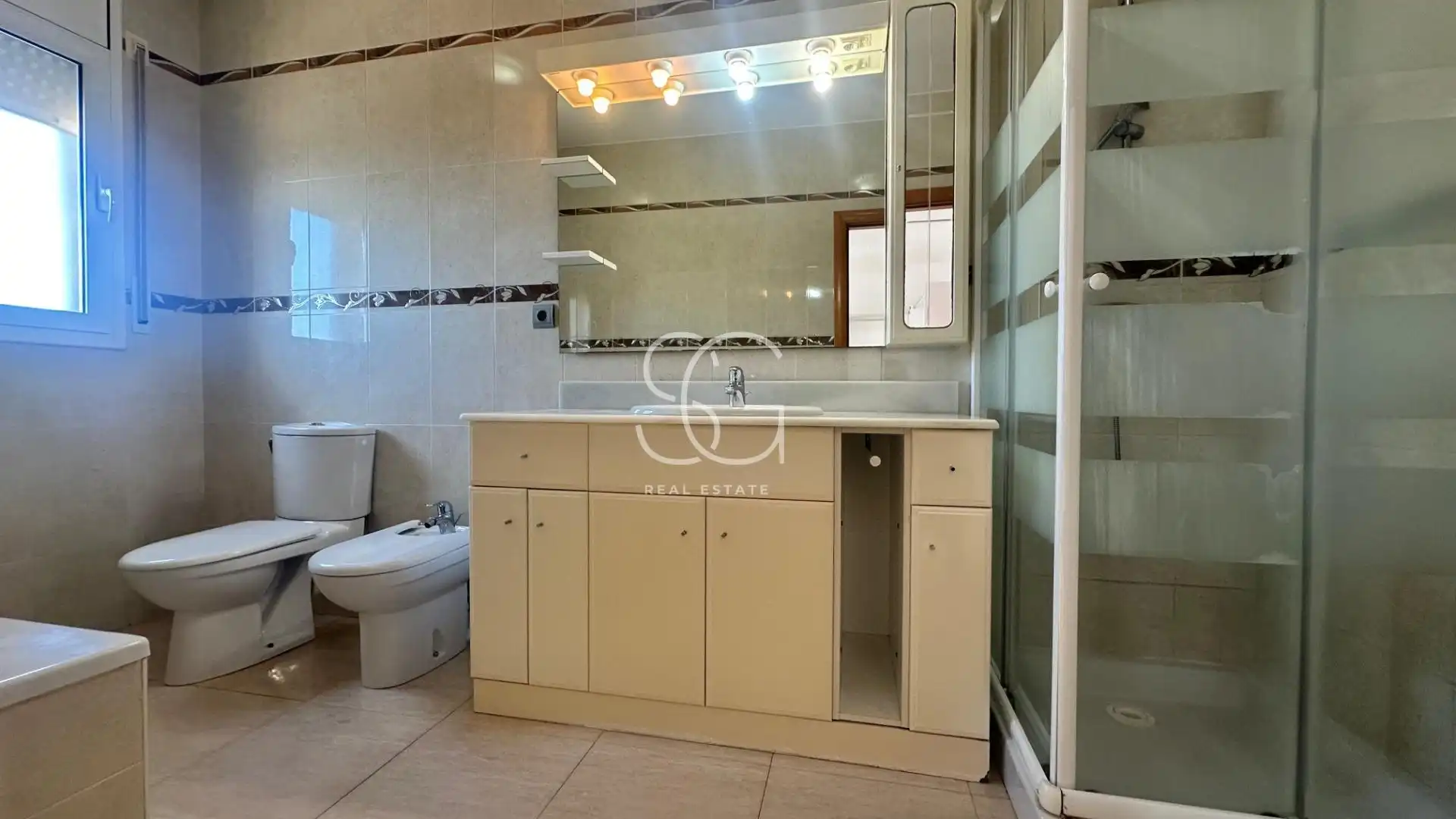 Badezimmer von Haus oder Chalet zum Verkauf in Roda de Berà mit Heizung