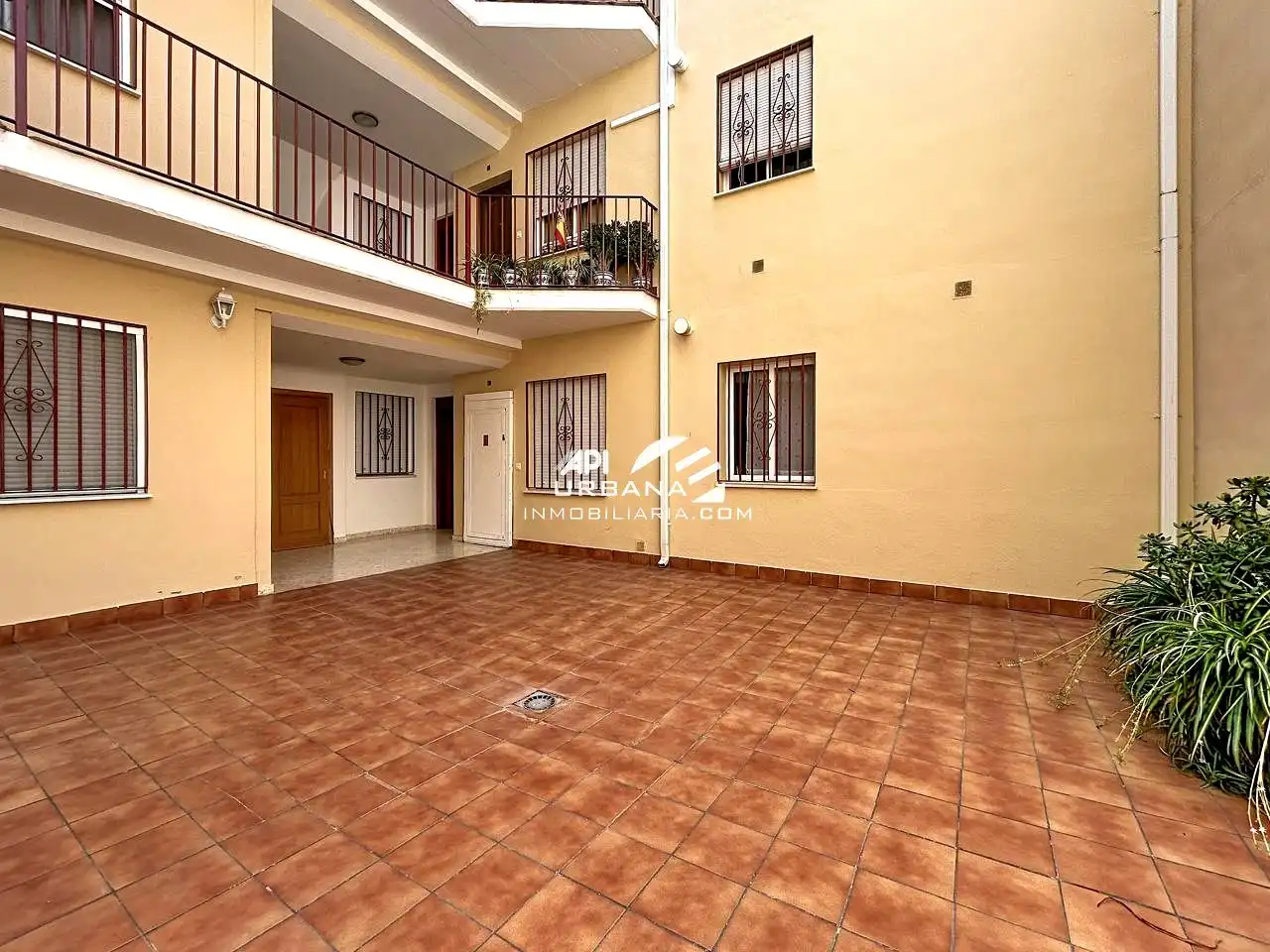Planta baja en venta en Lucena con Trastero
