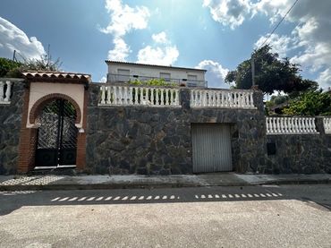 Villa à vendre à C/ Cervera