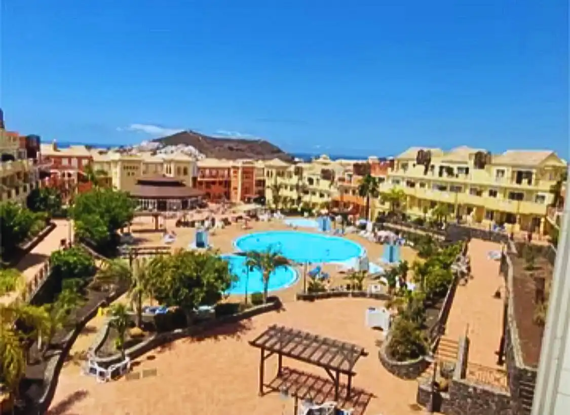 Vista exterior de Apartamento en venta en Arona con Terraza, Piscina y Amueblado