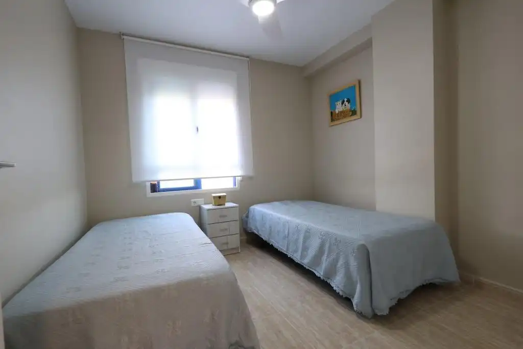 Habitación de Apartamento de alquiler en Orihuela con Aire acondicionado, Amueblado y Balcón