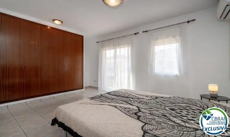 Casa aparellada amb piscina en venda a Muga - Gran Reserva - Badia, imagen 18