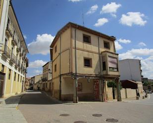 Vista exterior de Pis en venda en Medina de Rioseco amb Terrassa