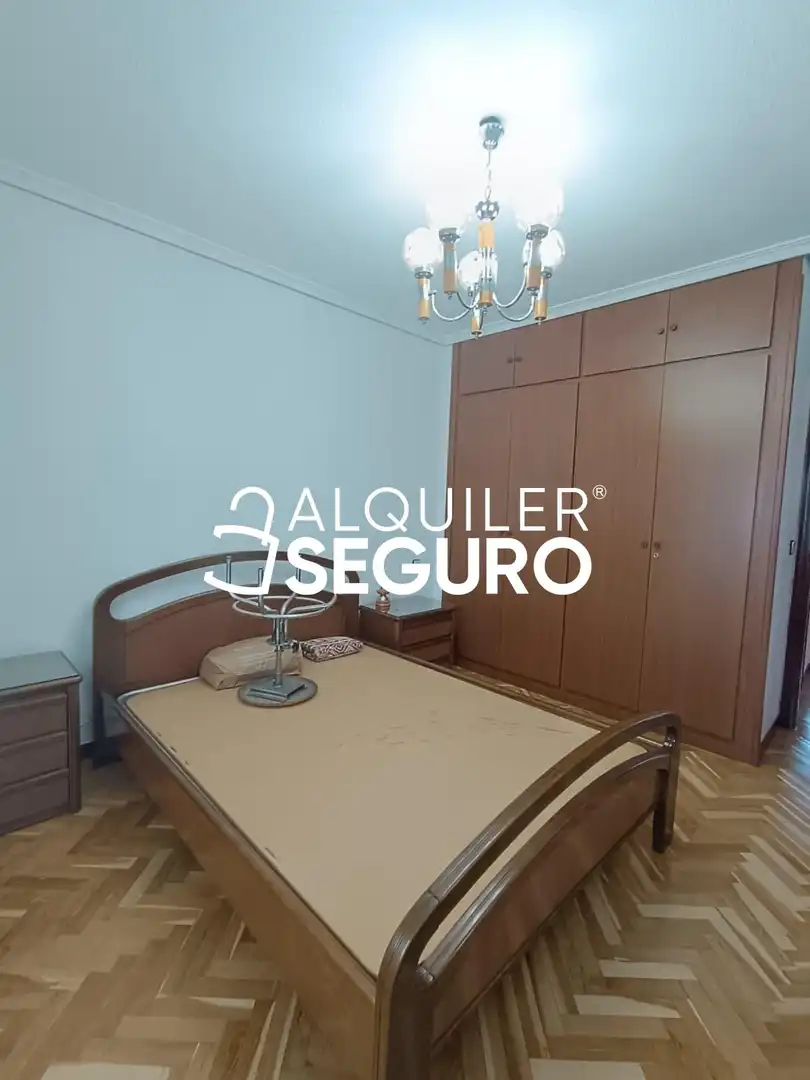 Bedroom of Flat for rent in Madrid  with Air Conditioner, Heating and Terrace