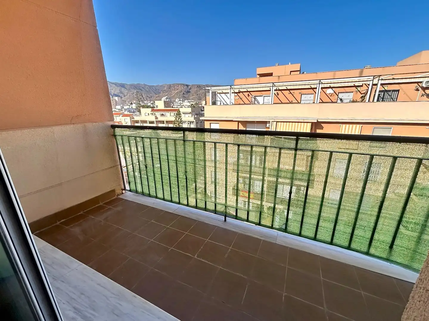 Terrassa de Pis en venda en Roquetas de Mar amb Terrassa, Moblat i Piscina comunitària