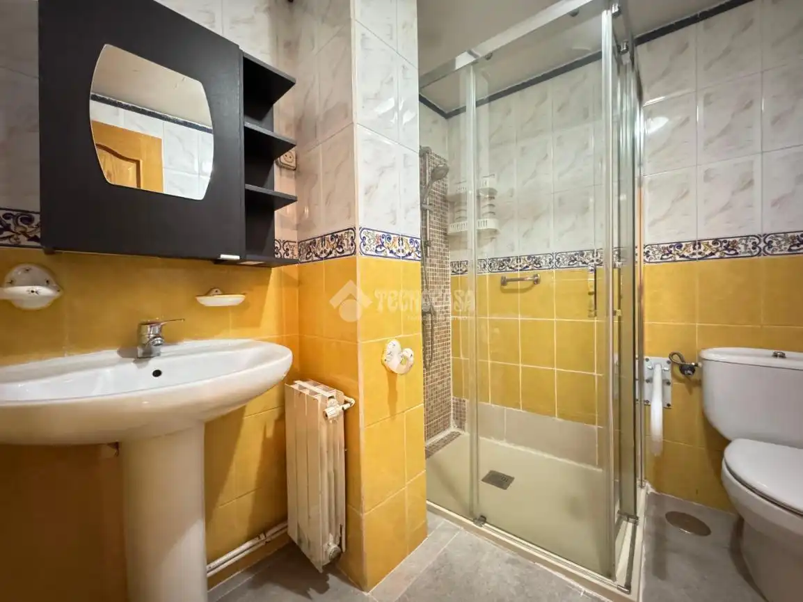Baño de Piso en venta en Alcobendas con Calefacción
