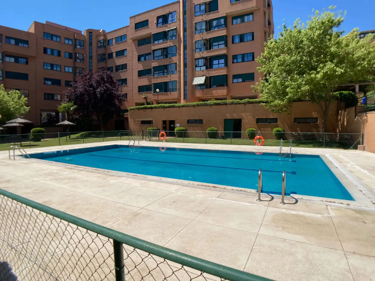 Piscina de Pis de lloguer en Madrid amb Aire condicionat, Calefacció i Parquet