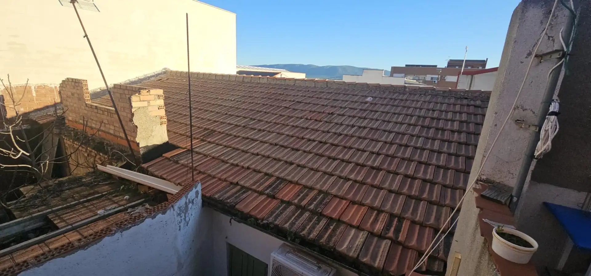 Vista exterior de Casa o xalet en venda en Puertollano amb Aire condicionat, Terrassa i Traster