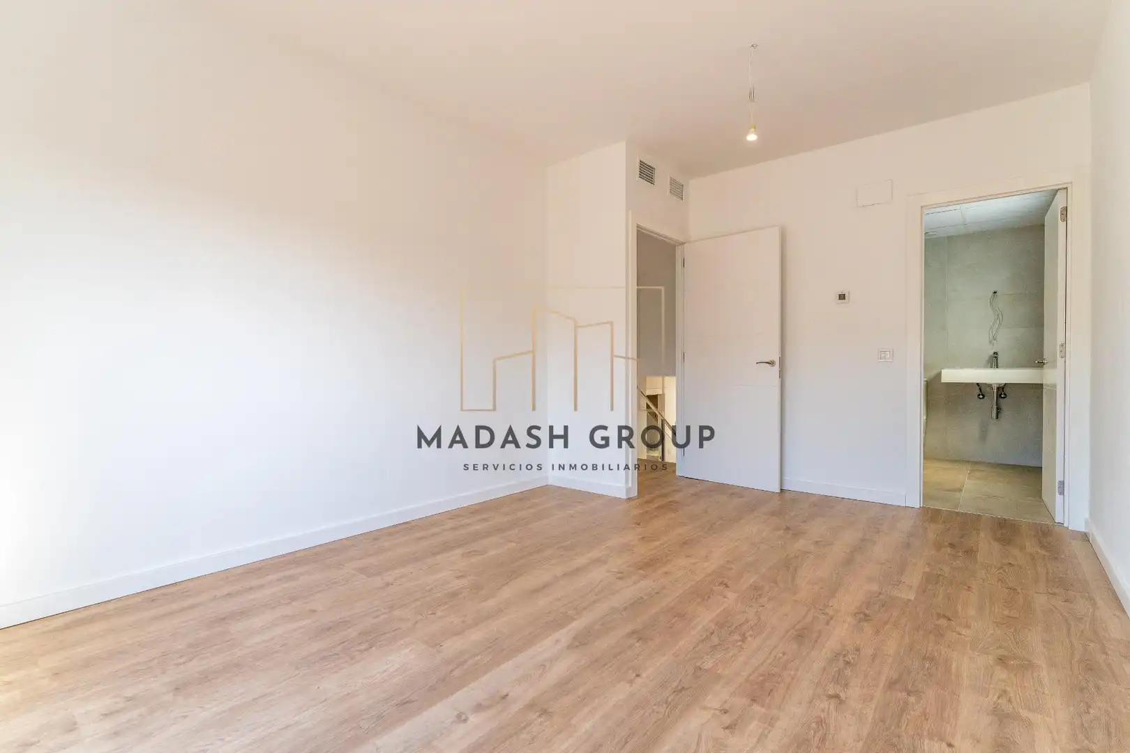 Villa mit Pool zum Verkauf in Avenida de la Marca Hispànica, imagen 35