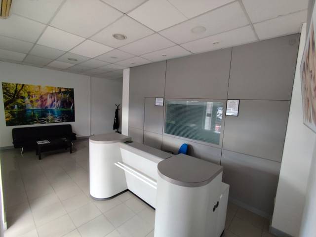 Local comercial en Alquiler en Plaza José Luis Sampedro, 5 en Constitución - Balconcillo