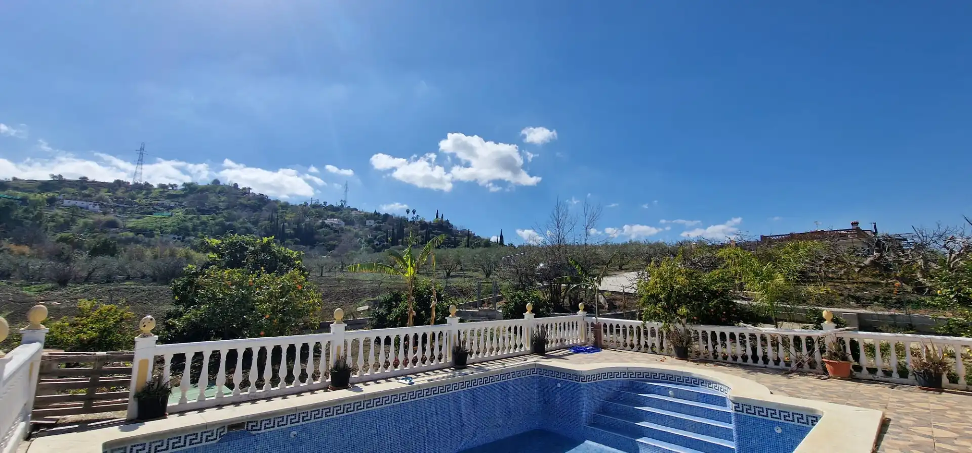 Casa rústica amb piscina en venda a Coín