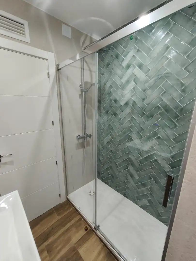Badezimmer von Wohnung zur Miete in Cáceres mit Terrasse, Möbliert und Ofen