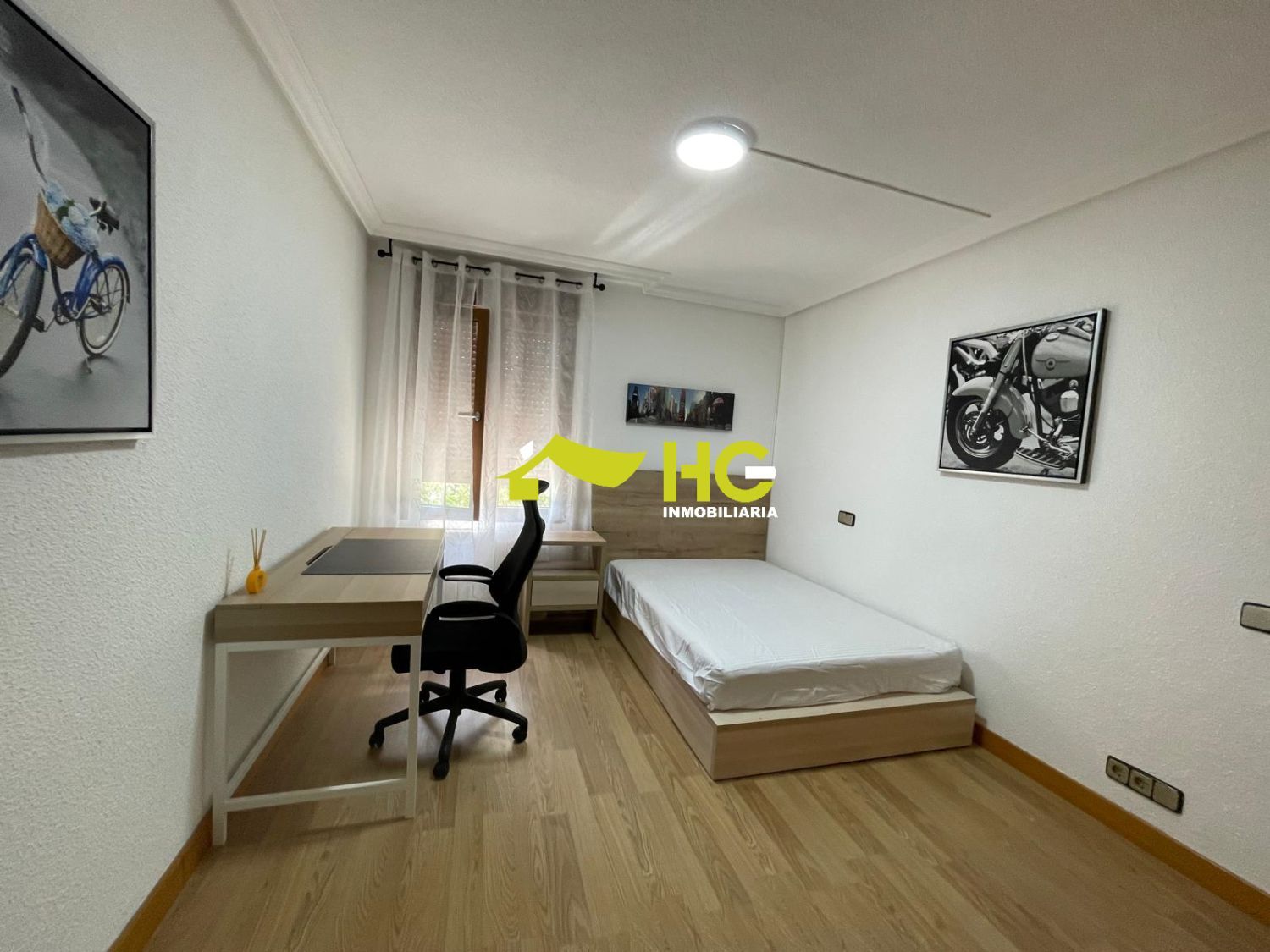 Bedroom of Flat to share in Villaviciosa de Odón  with Heating, Terrace and Swimming Pool