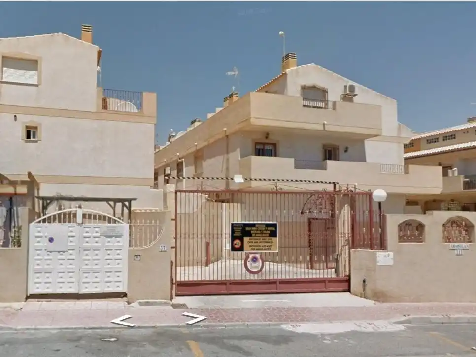 Vista exterior de Garaje en venta en Orihuela