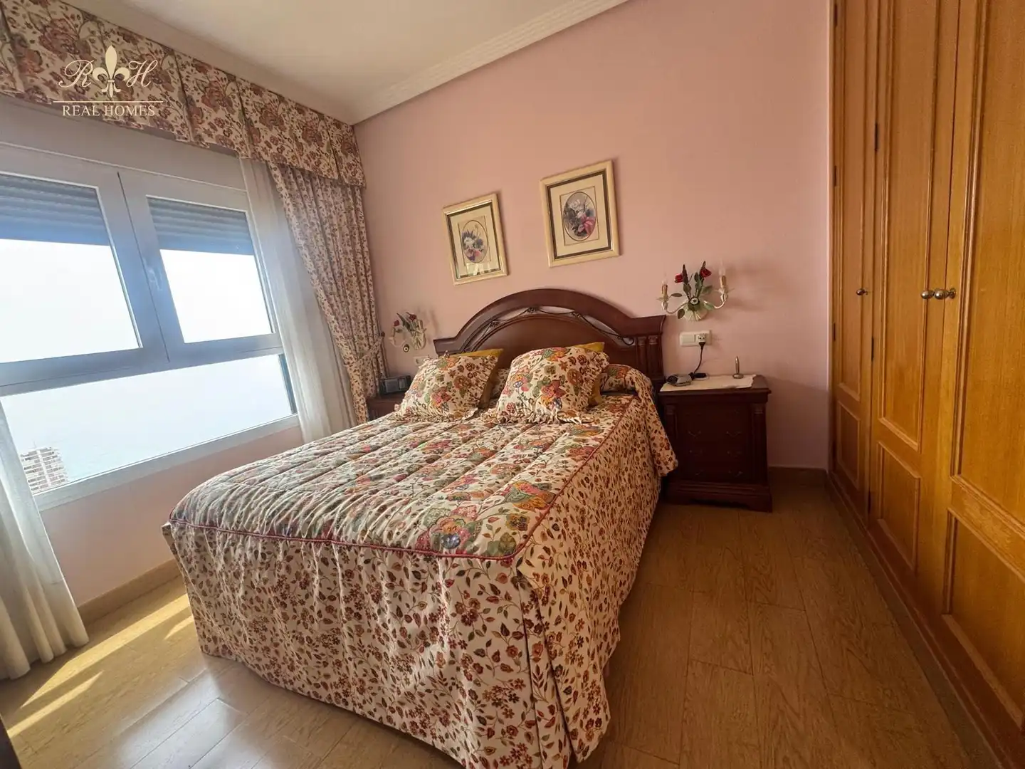 Habitación de Piso en venta en Benidorm con Aire acondicionado, Terraza y Piscina