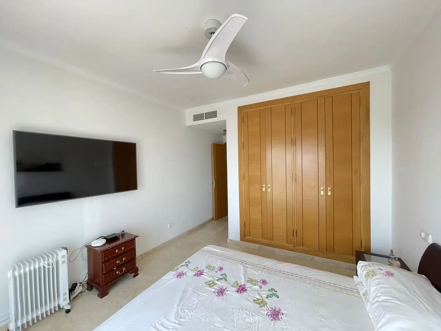 Bedroom of Houses for sale in Estepona  with Air Conditioner, Private garden and Terrace