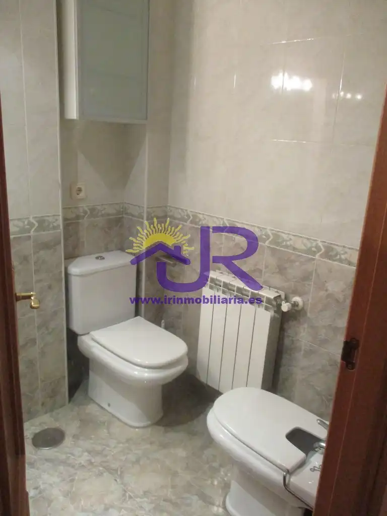 Baño de Apartamento en venta en Paracuellos de Jarama con Calefacción