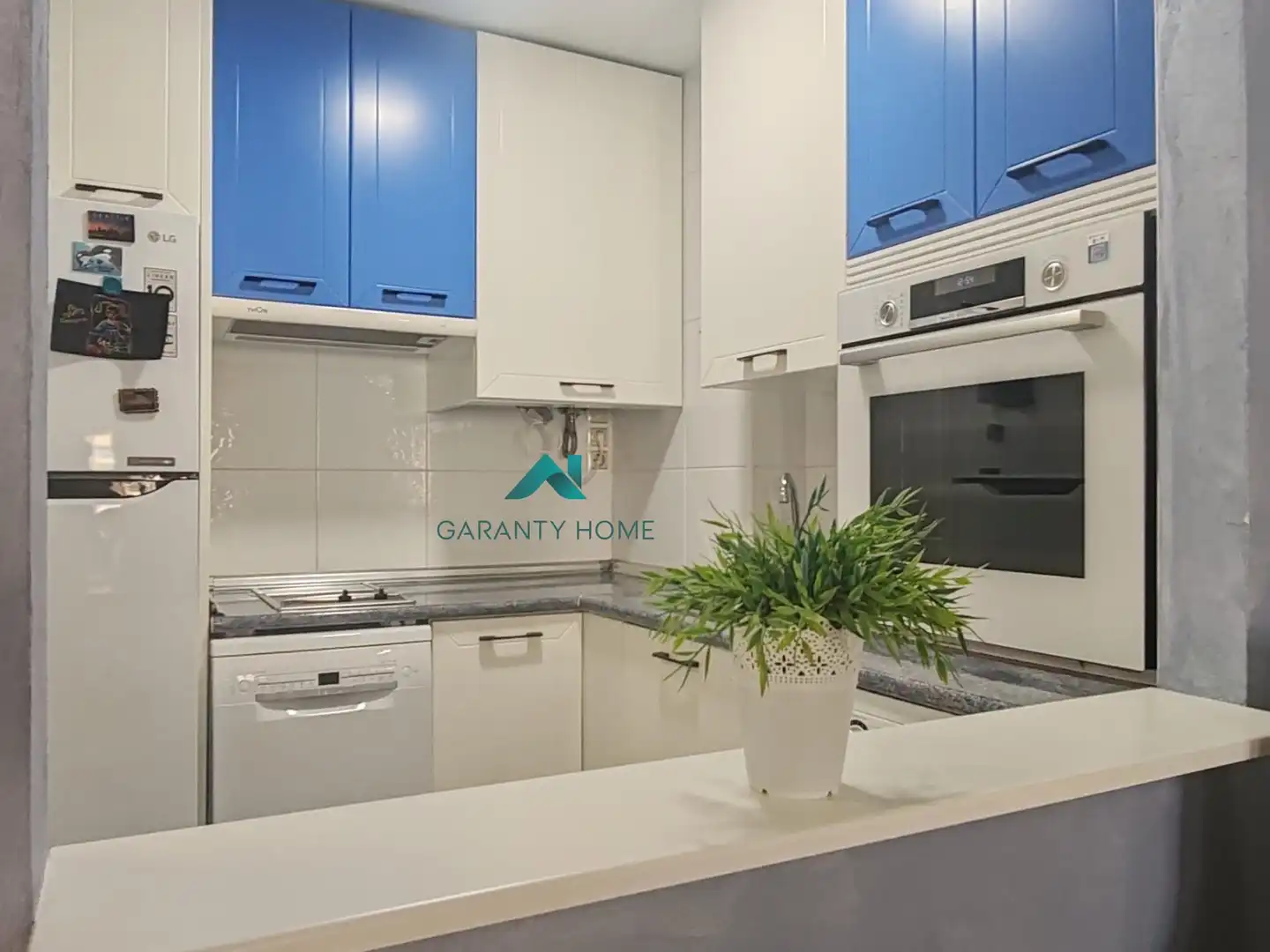 Cocina de Apartamento en venta en La Manga del Mar Menor con Aire acondicionado, Jardín privado y Terraza