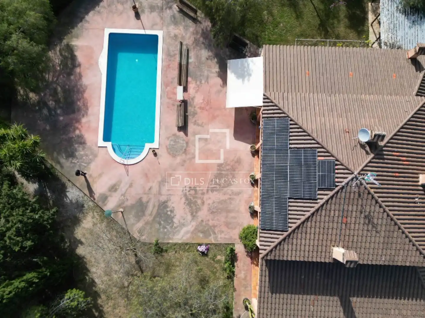 Piscina de Finca rústica en venda en Vilanova i la Geltrú amb Aire condicionat, Calefacció i Jardí privat