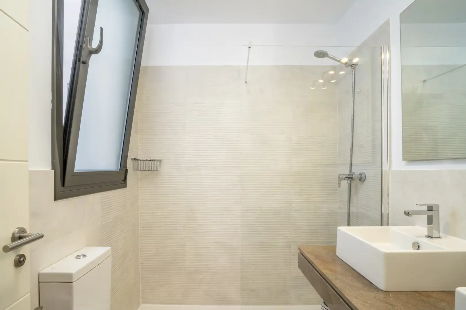 Badezimmer von Wohnungen zum Verkauf in Mijas mit Klimaanlage, Terrasse und Abstellraum